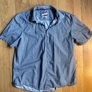 Johnnie-O Hangin out short sleeve button.